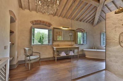 Luxury Villa Photo #32