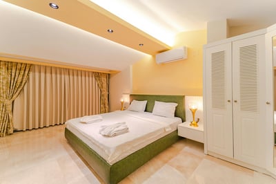 Luxury Villa Photo #34