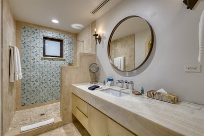 Luxury Villa Photo #31