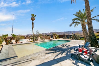 Luxury Villa Photo #9