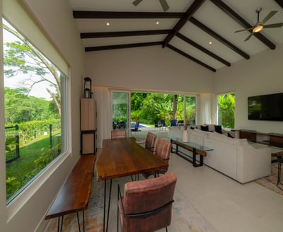 Luxury Villa Photo #26