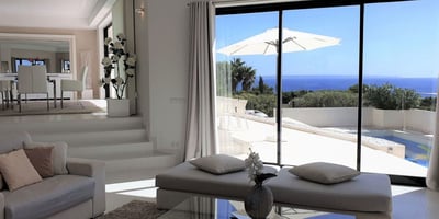 Luxury Villa Photo #18