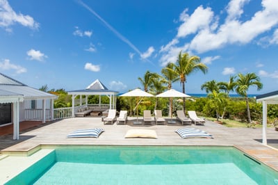 Luxury Villa Photo #3
