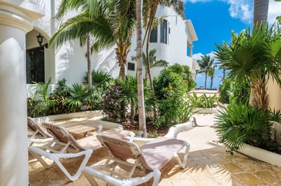 Luxury Villa Photo #18