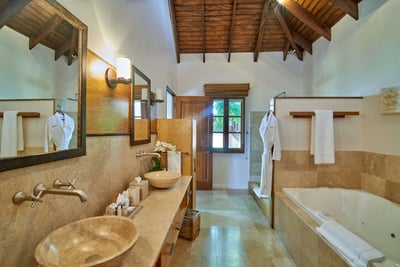 Luxury Villa Photo #7
