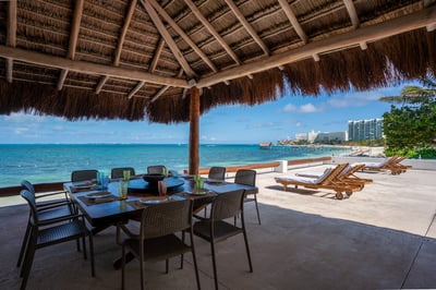Luxury Villa Photo #17