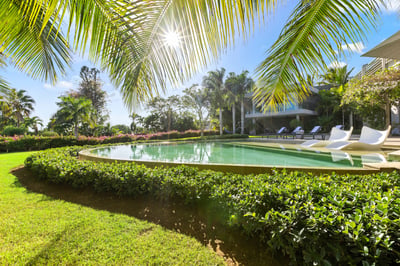Luxury Villa Photo #4