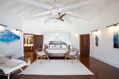 Luxury Villa Photo #23