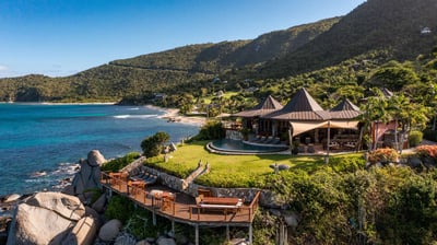 Luxury Villa Photo #3