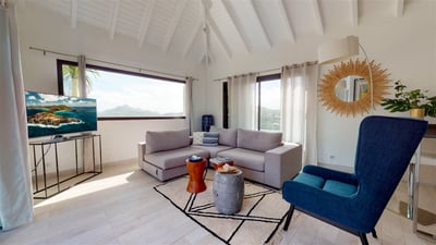 Living Area & Kitchen: Air-conditioning, HD-TV, Apple TV. Fully equipped kitchen. Breakfas