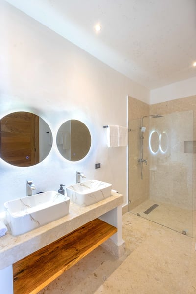Luxury Villa Photo #33