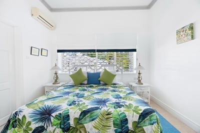 Luxury Villa Photo #15