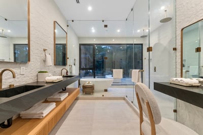 Luxury Villa Photo #48