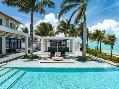 Luxury Villa Photo #3