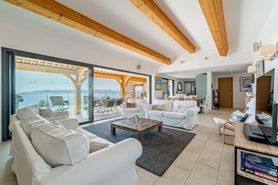 Luxury Villa Photo #13