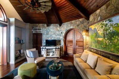 Luxury Villa Photo #26