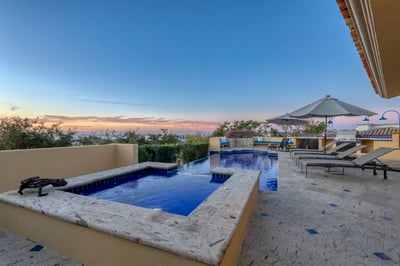 Luxury Villa Photo #10