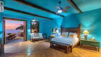 Luxury Villa Photo #32