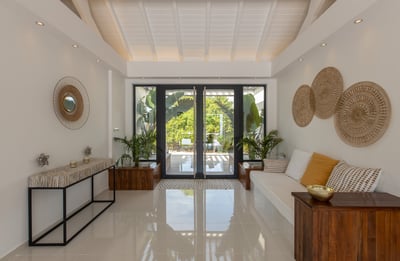 Luxury Villa Photo #25