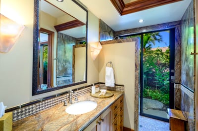 Luxury Villa Photo #21