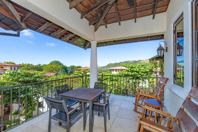 38 Avenida la Antigua