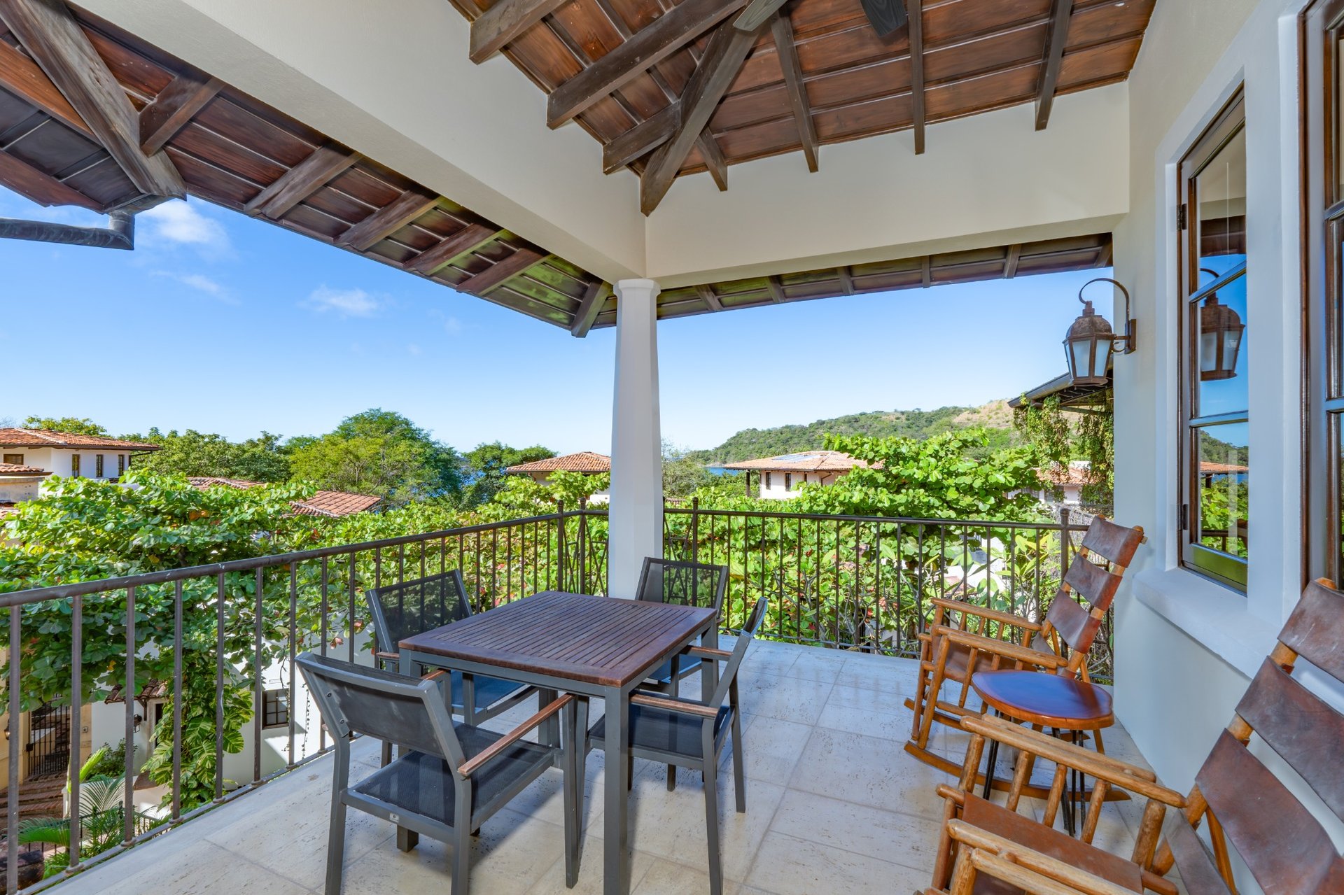 38 Avenida la Antigua - 1