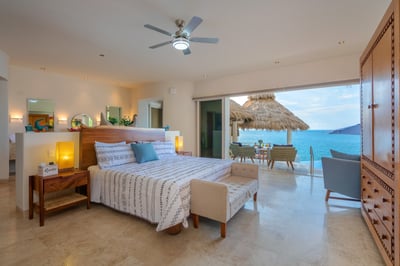 Luxury Villa Photo #43
