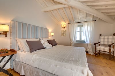 Luxury Villa Photo #23