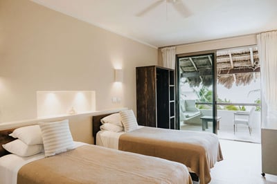 Luxury Villa Photo #35