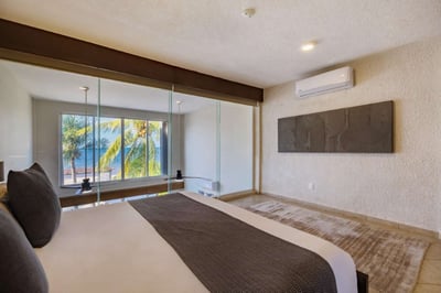 Luxury Villa Photo #55