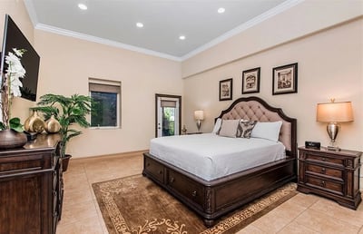 Luxury Villa Photo #36