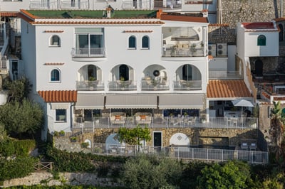 Luxury Villa Photo #2