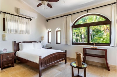 Luxury Villa Photo #80
