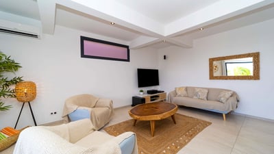 Luxury Villa Photo #20