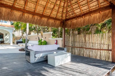 Luxury Villa Photo #19