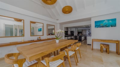 Luxury Villa Photo #24