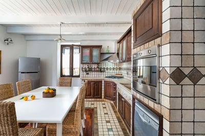 Luxury Villa Photo #13