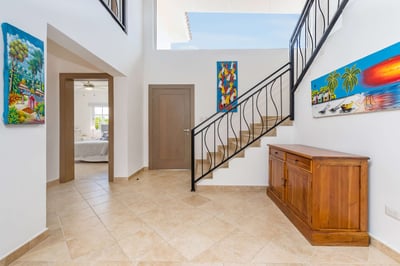 Luxury Villa Photo #37