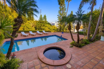 Luxury Villa Photo #4