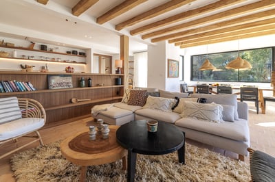 Luxury Villa Photo #20