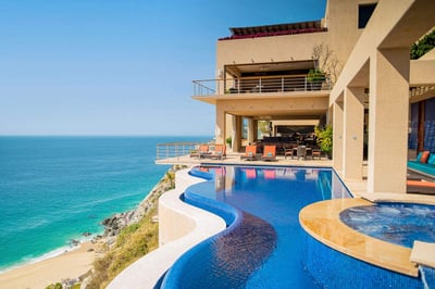 Luxury Villa Photo #3