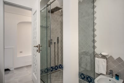 Luxury Villa Photo #21