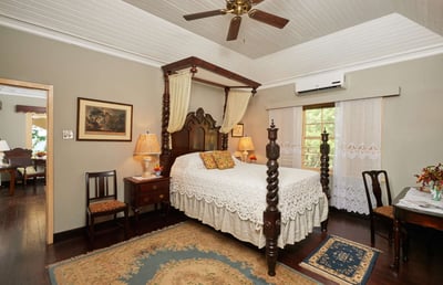 Luxury Villa Photo #23