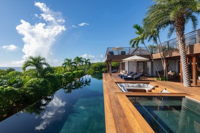 Luxury Villa Photo #3