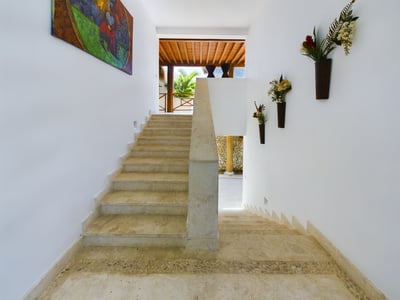 Luxury Villa Photo #26