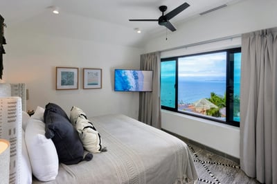 Luxury Villa Photo #36