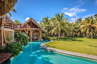 Luxury Villa Photo #6