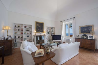 Luxury Villa Photo #22