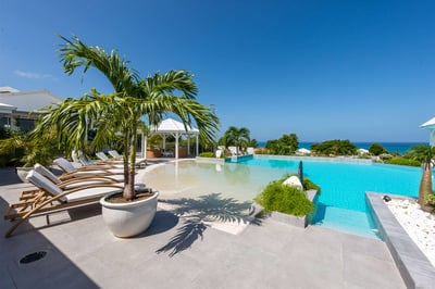 Luxury Villa Photo #2