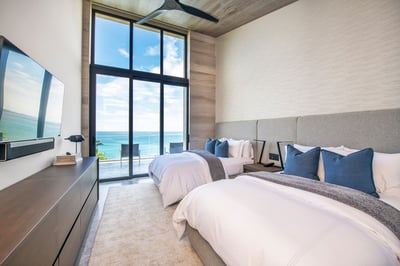 Luxury Villa Photo #22